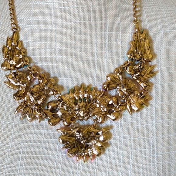 BIB NECKLACE Choker PETAL BUDS GOLDTONE Large Diamond Rose Petal Size Adjustable - Picture 4 of 6